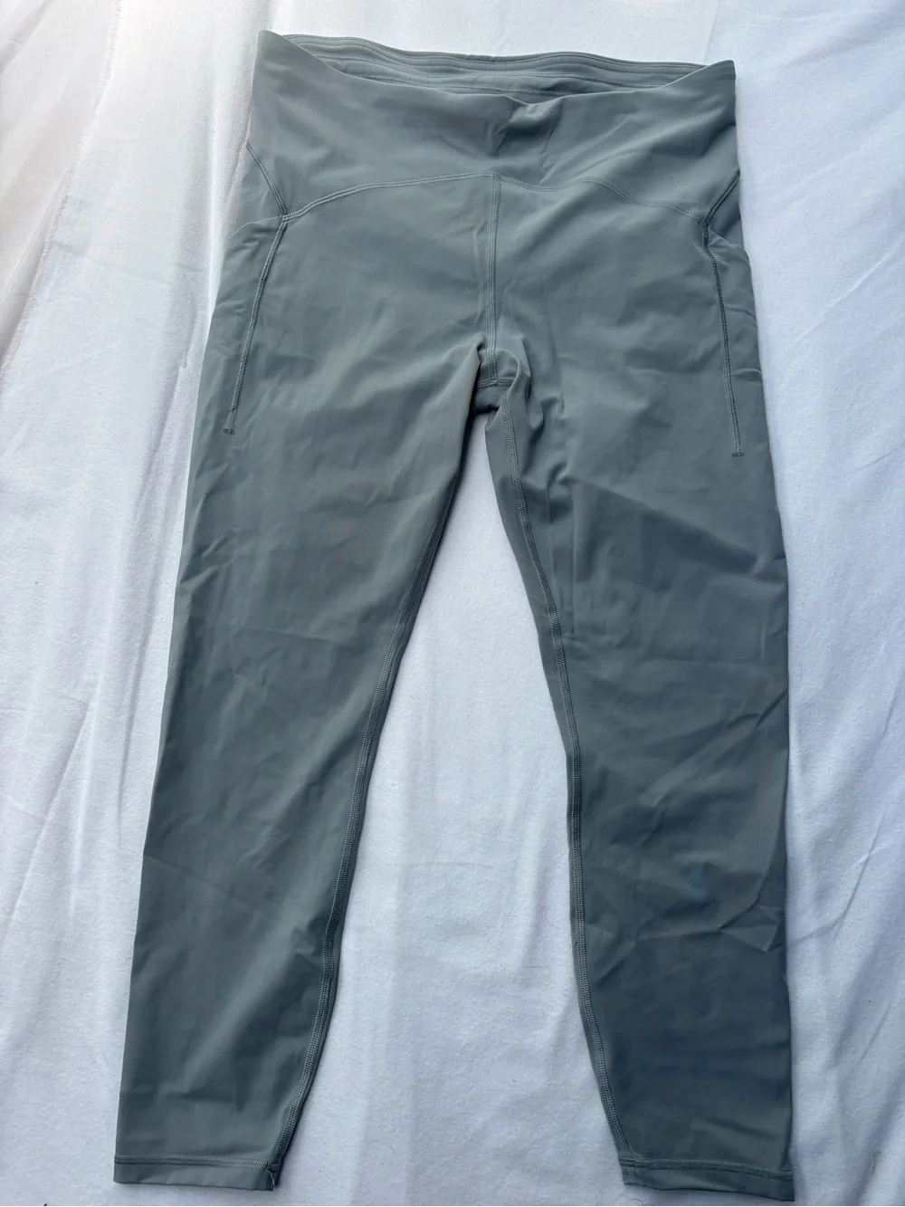 Lululemon Athletica Power Thru High-Rise Tight- Light Gray- 14